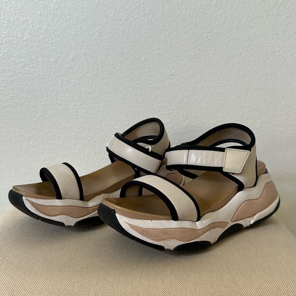 ALDO | Comfy Sporty Sandals - Picture 1 of 5
